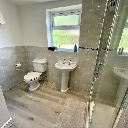 Railway - Pet Friendly With Parking